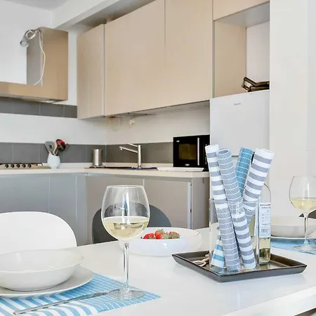Equilibrium, Terre Marine, Marola Appartement