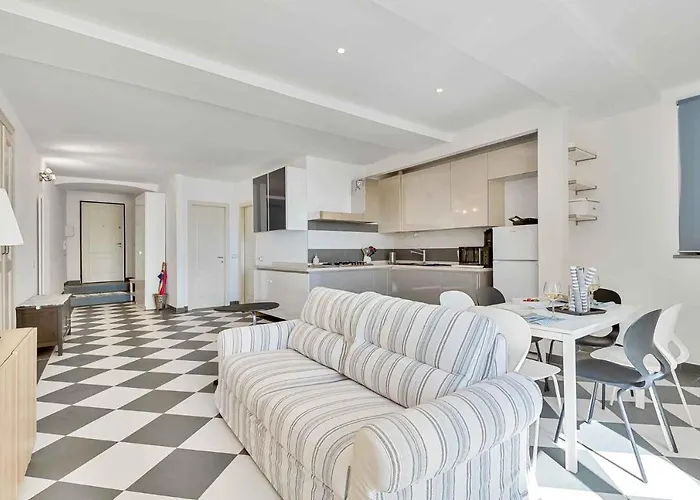 Equilibrium, Terre Marine, Marola * Λα Σπέτσια